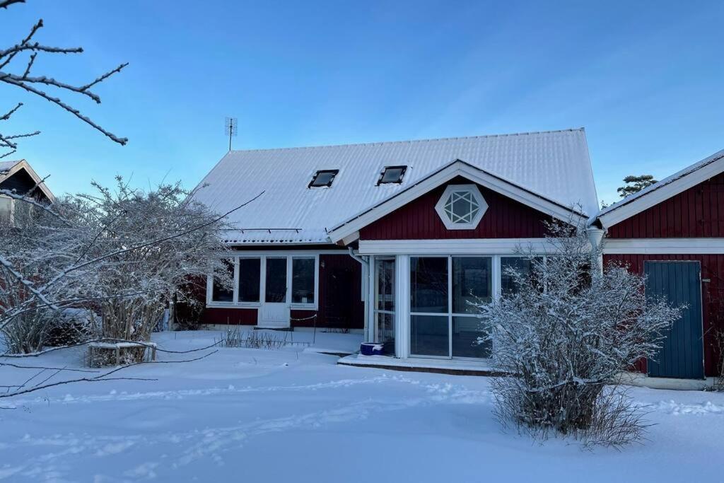 Familjevaenligt Hus Naera Isaberg! Villa Hestra Exterior foto