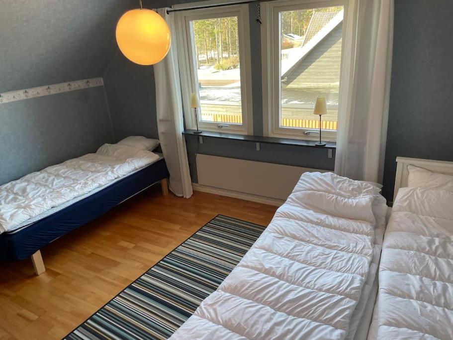 Familjevaenligt Hus Naera Isaberg! Villa Hestra Exterior foto